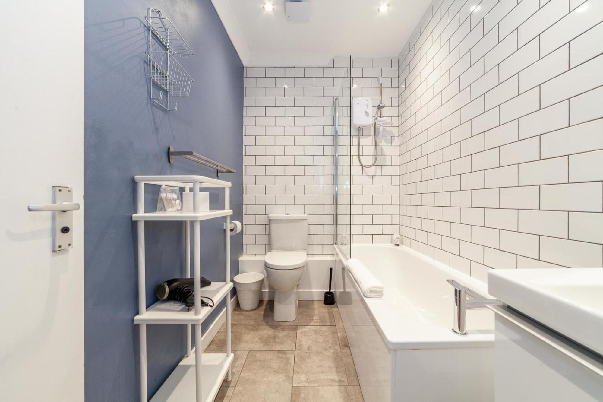 Apartament Bright And Cosy In South Londra